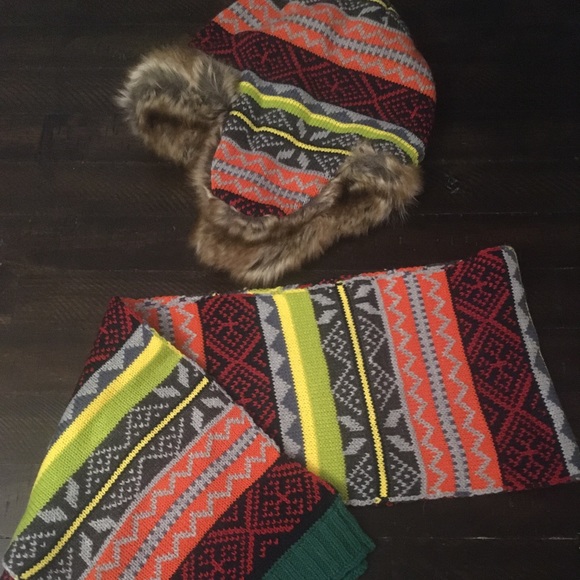 Gap Kids Fair Isle Hat and Scarf Set - Picture 1 of 3
